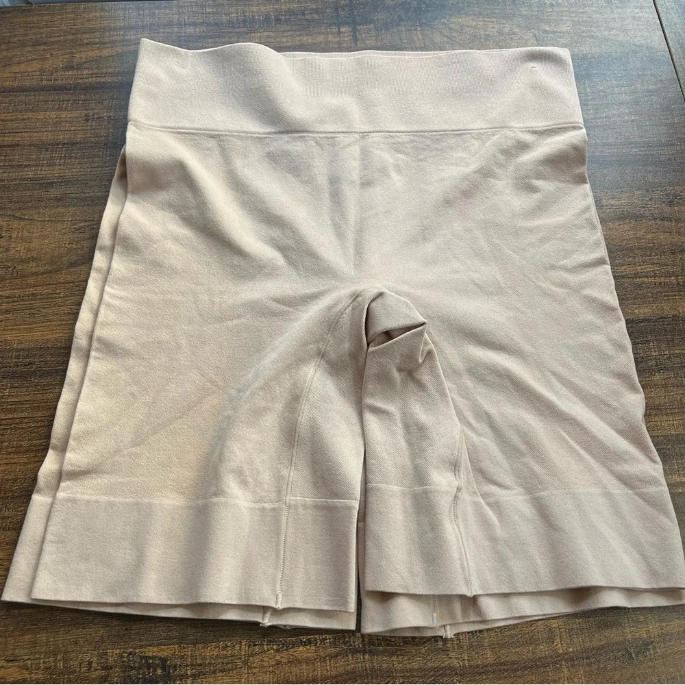 Jockey Generation Women’s Ultralight Smoothing Slipshorts - Picture 5 of 6